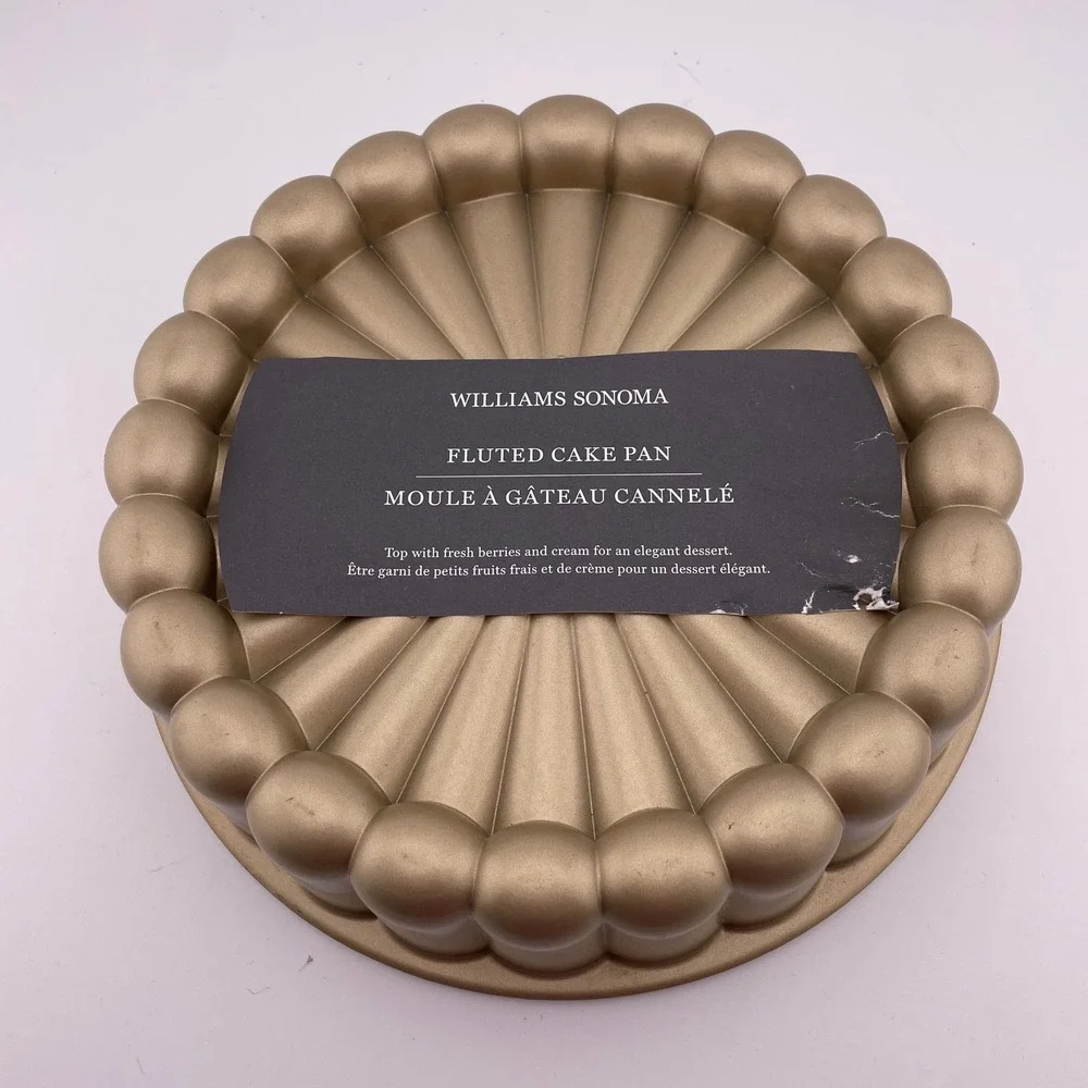 Williams Sonoma Gold Fluted Cake Pan Beaded Cast Aluminum Nonstick Bakeware 8.5